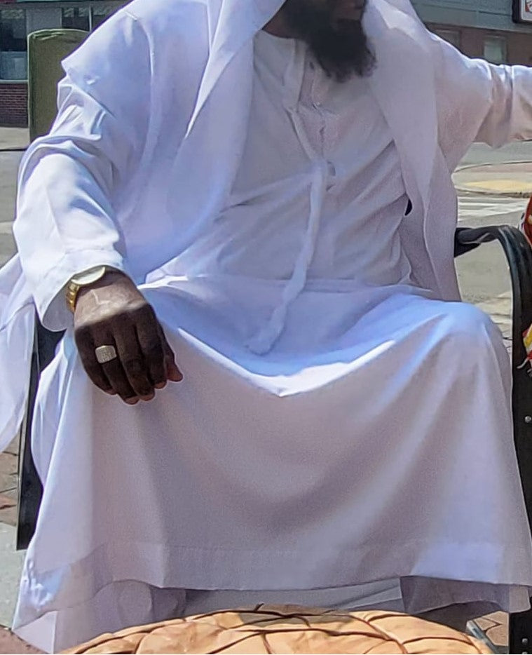 White Emirati Thobes With Tassel